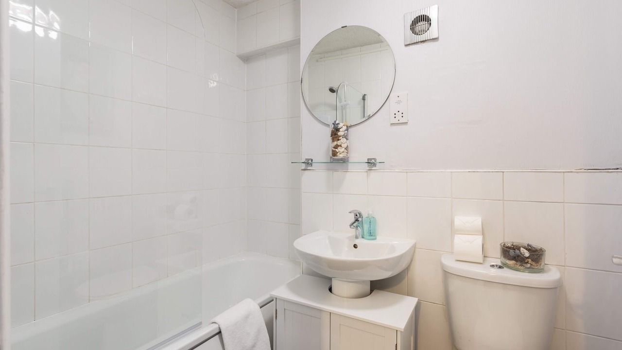 Photo of Bathroom in Finnieston