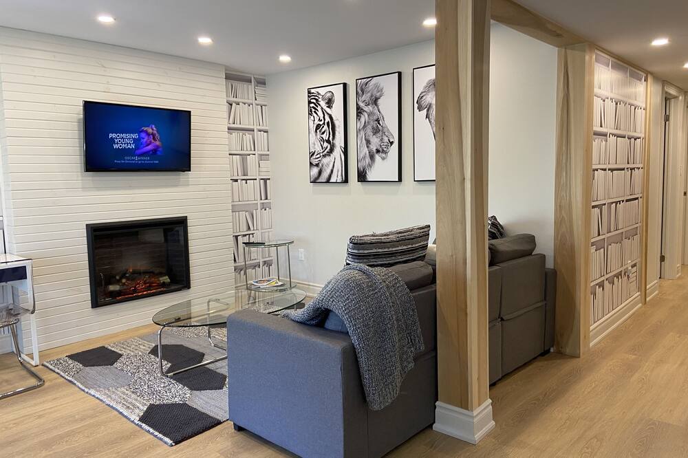 Photo of Livingroom in Pleasant View