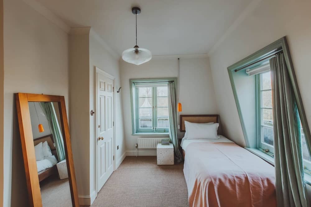 Photo of Bedroom in Waltham Cross