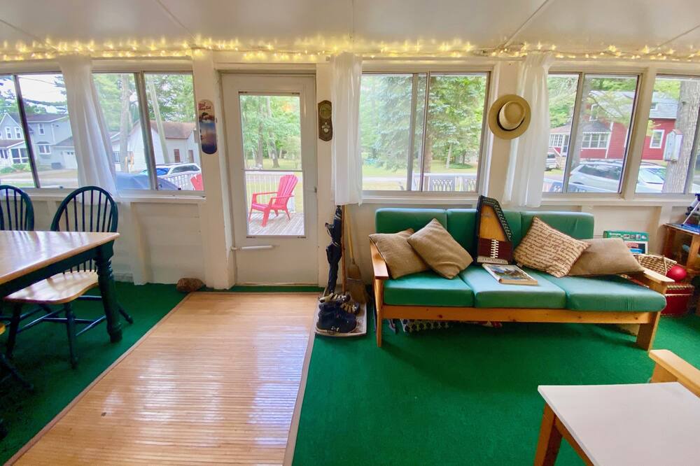 Photo of Livingroom in Fenelon Falls