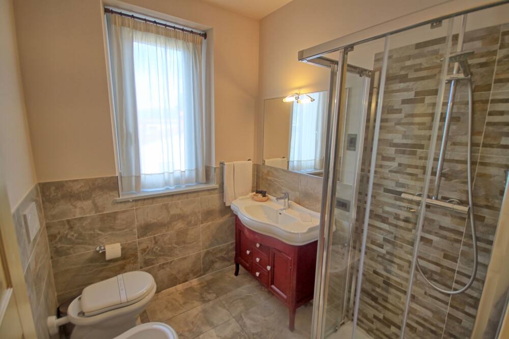 Photo of Bathroom in Porrena