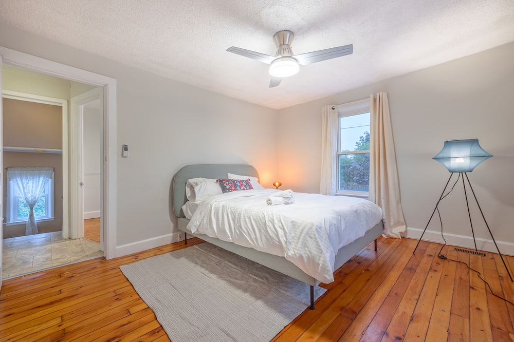 Photo of Bedroom in Fort Erie
