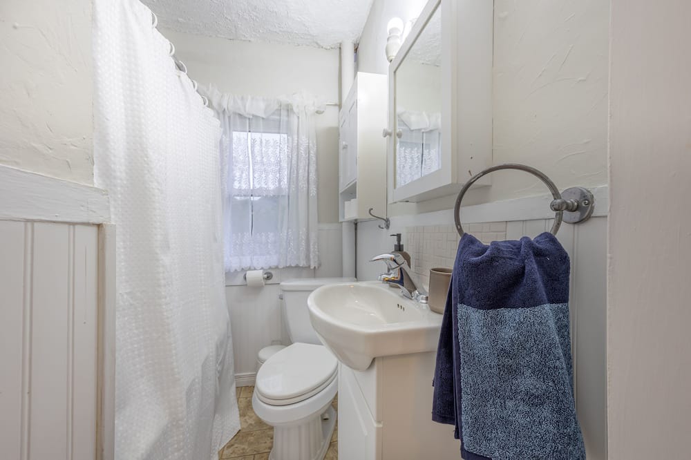 Photo of Bathroom in Fort Erie
