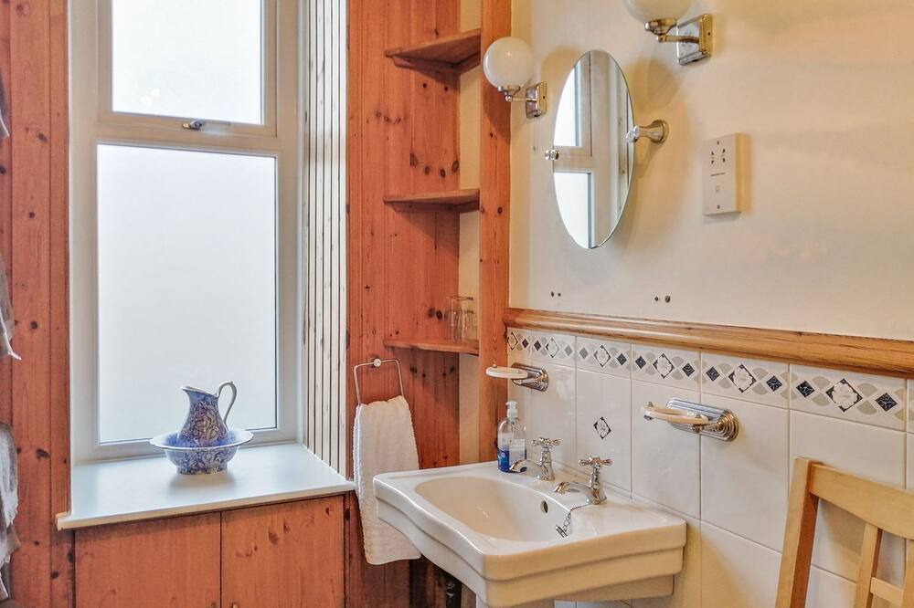 Photo of Bathroom in Callander