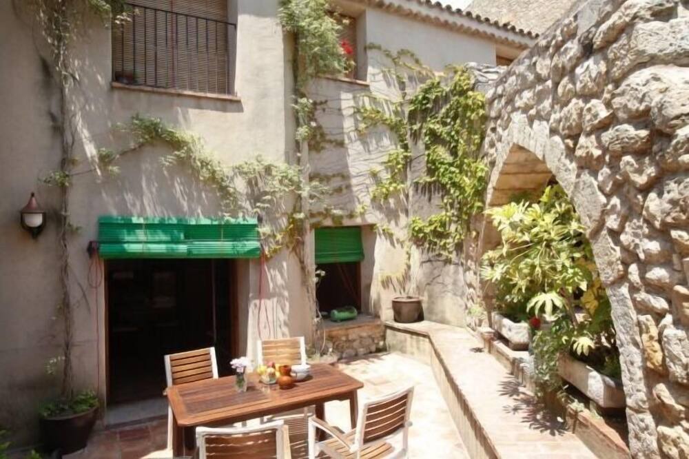 Photo of Patio Balcony in Sant Pau dʼOrdal