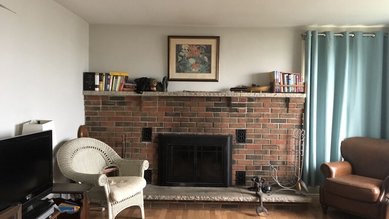Photo of Livingroom in Town of Essex