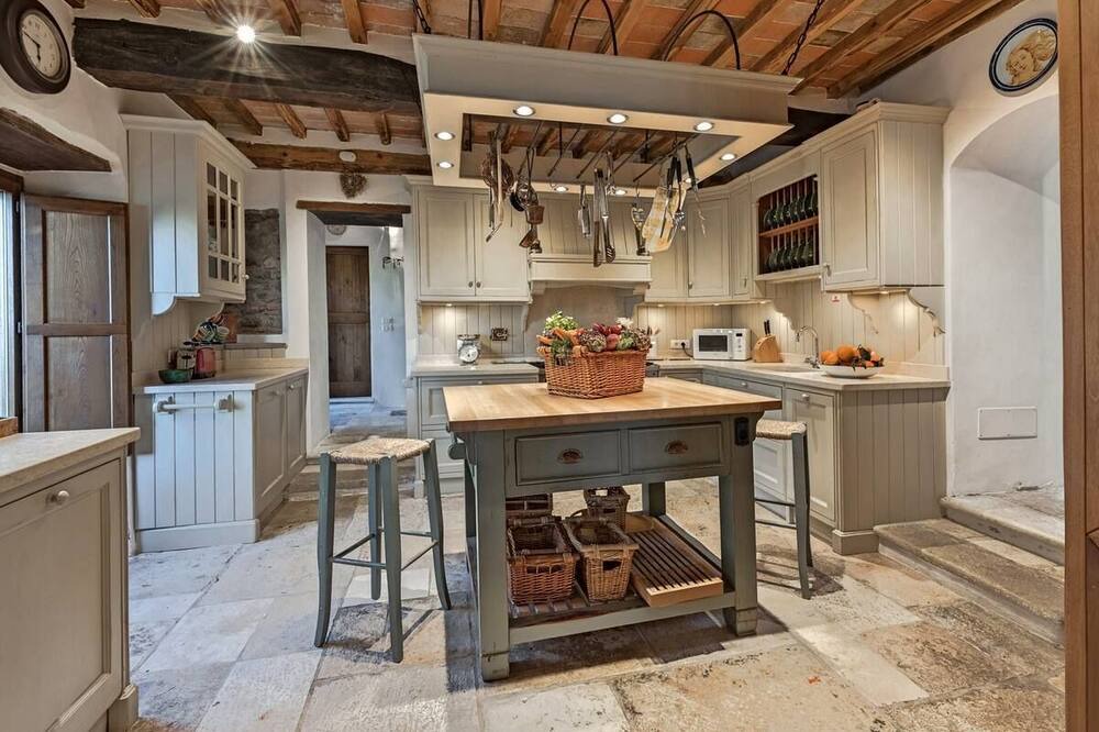 Photo of Kitchen in Monterchi