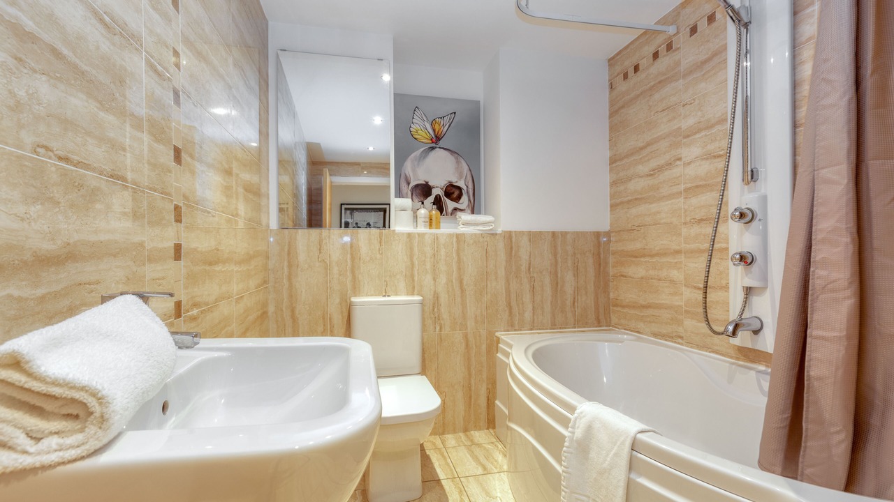 Photo of Bathroom in Finnieston