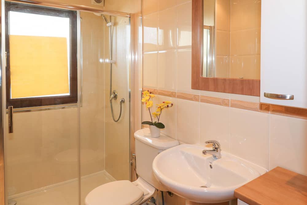 Photo of Bathroom in Wemyss Bay
