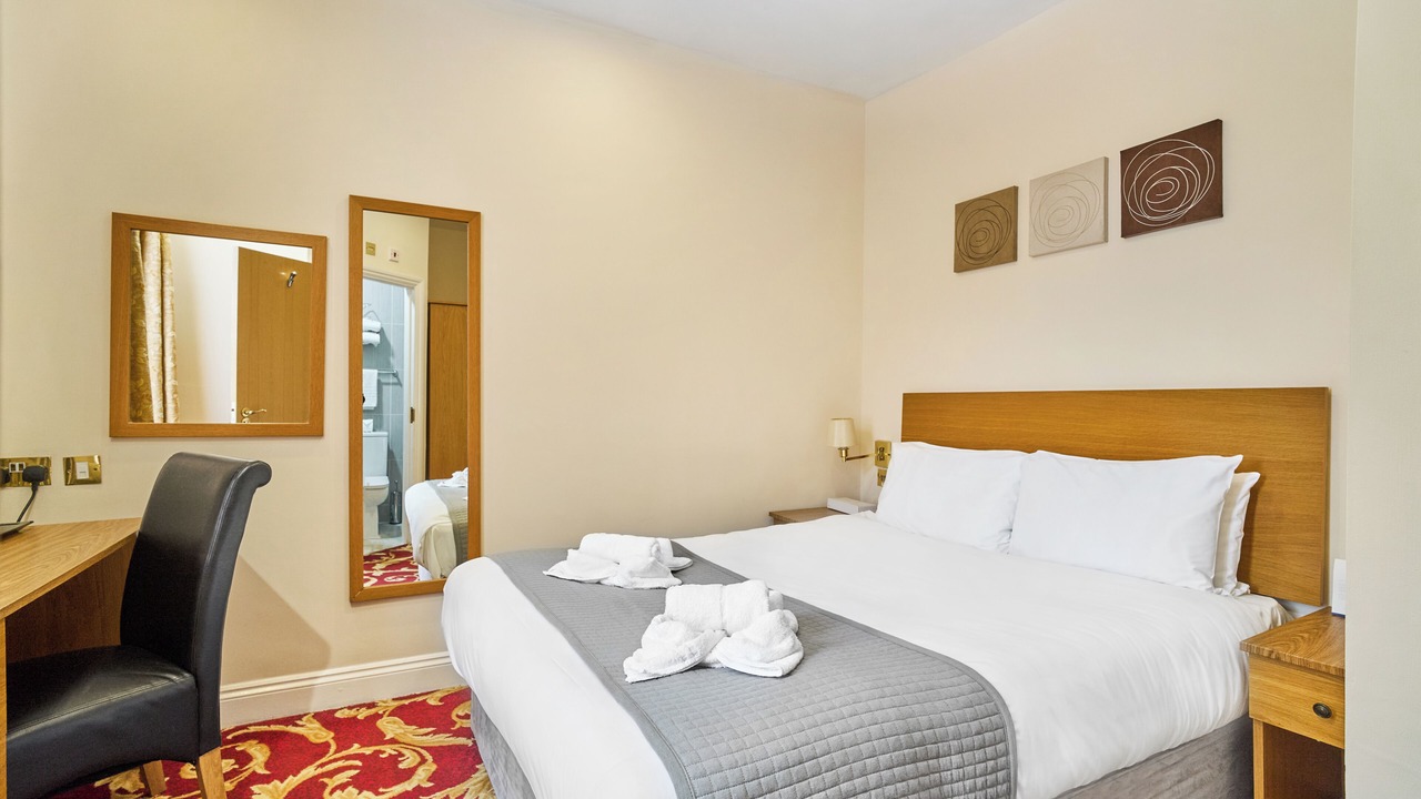 Photo of Bedroom in Valentines