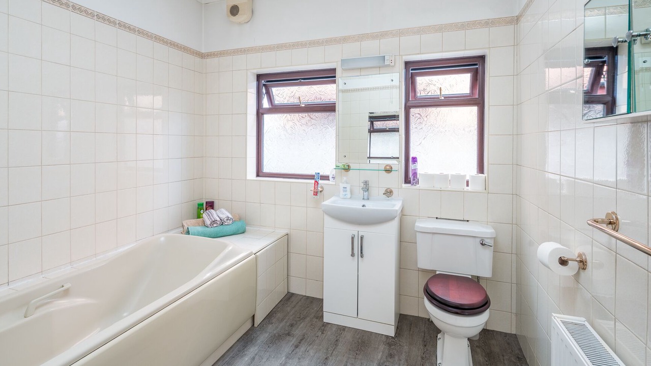 Photo of Bathroom in Roding