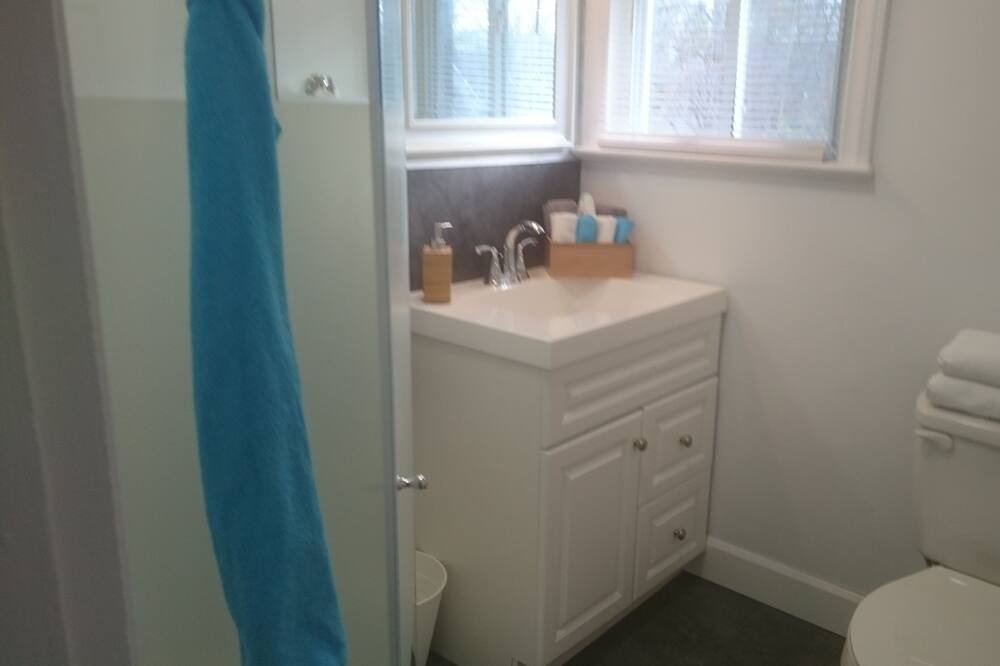 Photo of Bathroom in Fort Erie