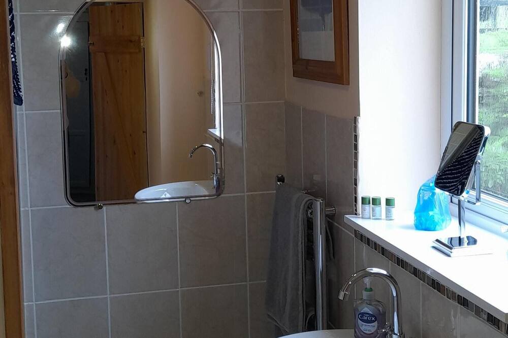 Photo of Bathroom in Auckengill