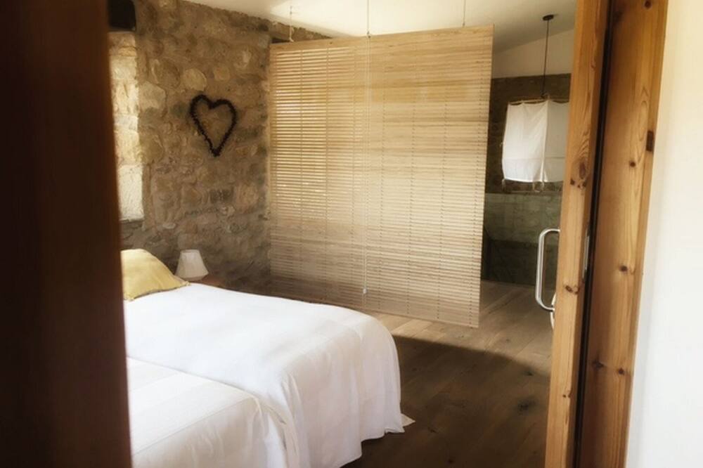 Photo of Bedroom in Sant Jordi Desvalls