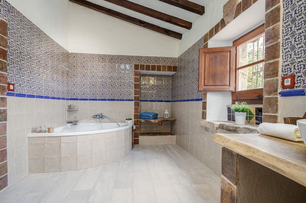 Photo of Bathroom in La Jonquera