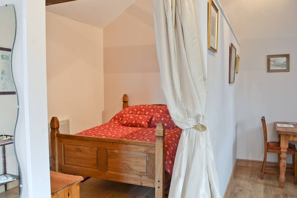 Photo of Bedroom in Ashover