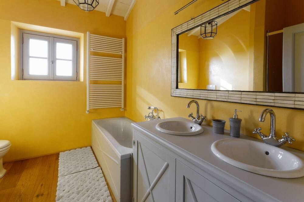 Photo of Bathroom in Cecina