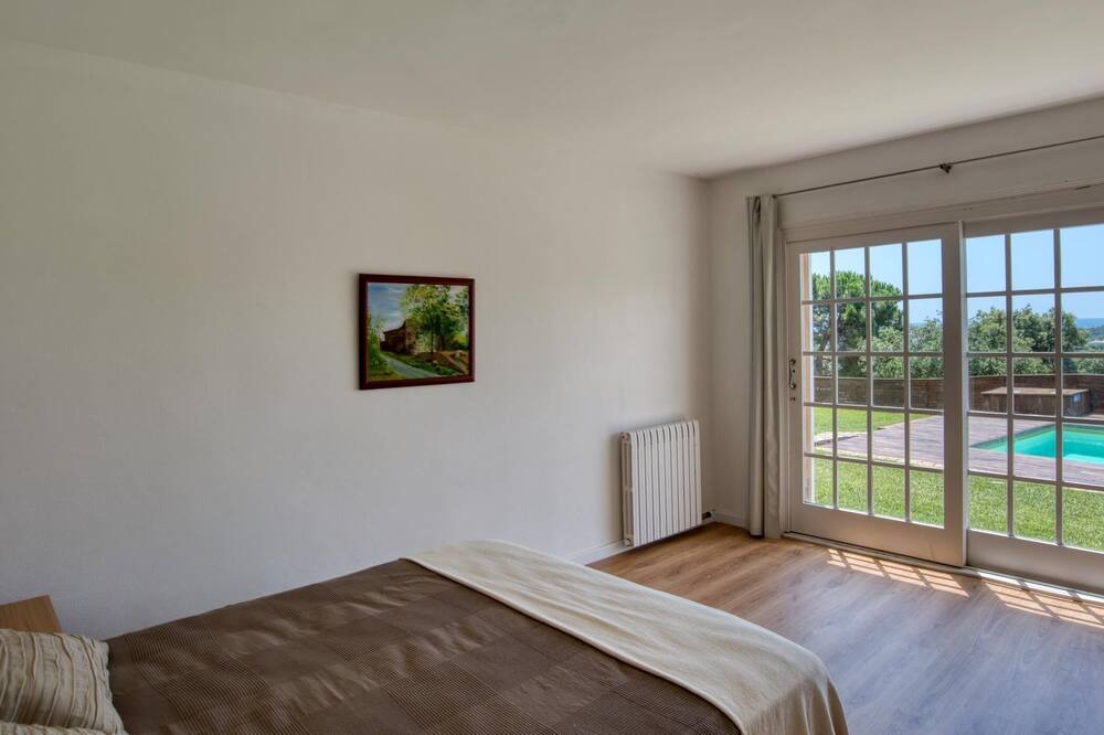 Photo of Bedroom in Vall-Llobrega