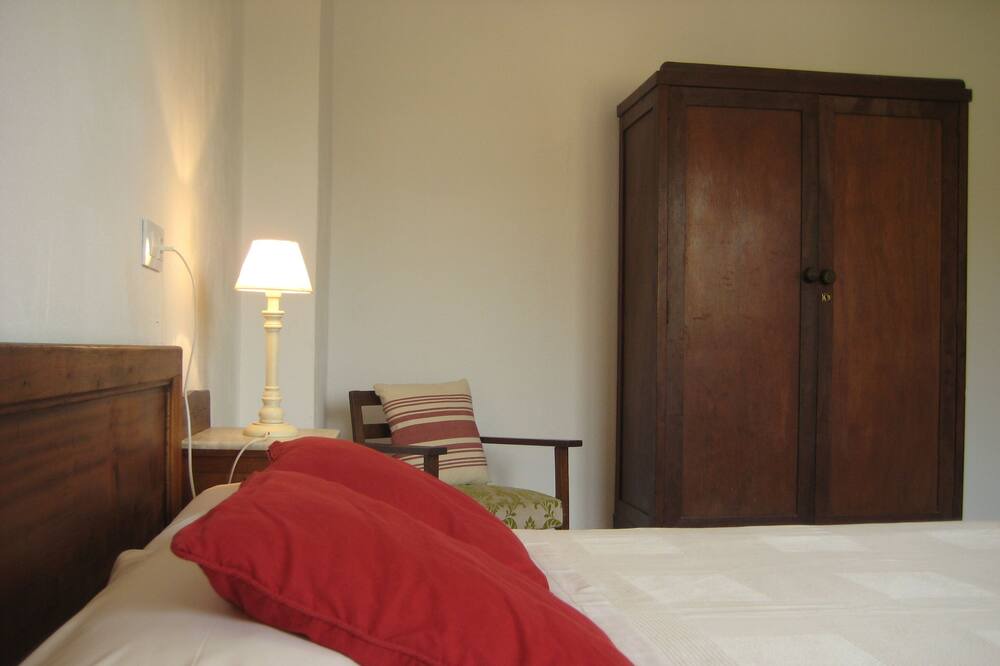 Photo of Bedroom in Torroella de Montgri
