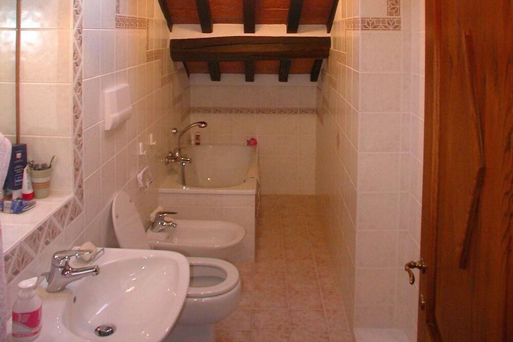 Photo of Bathroom in Cortona