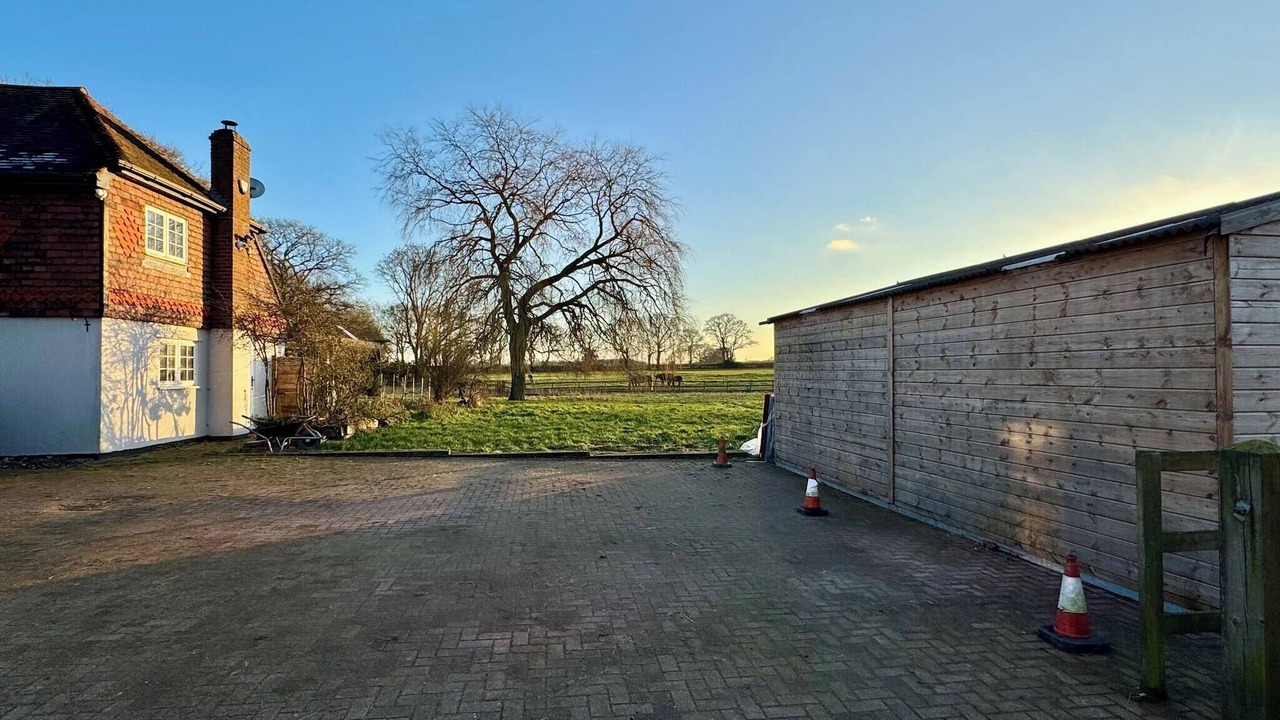 Photo of Outdoor in Willesborough