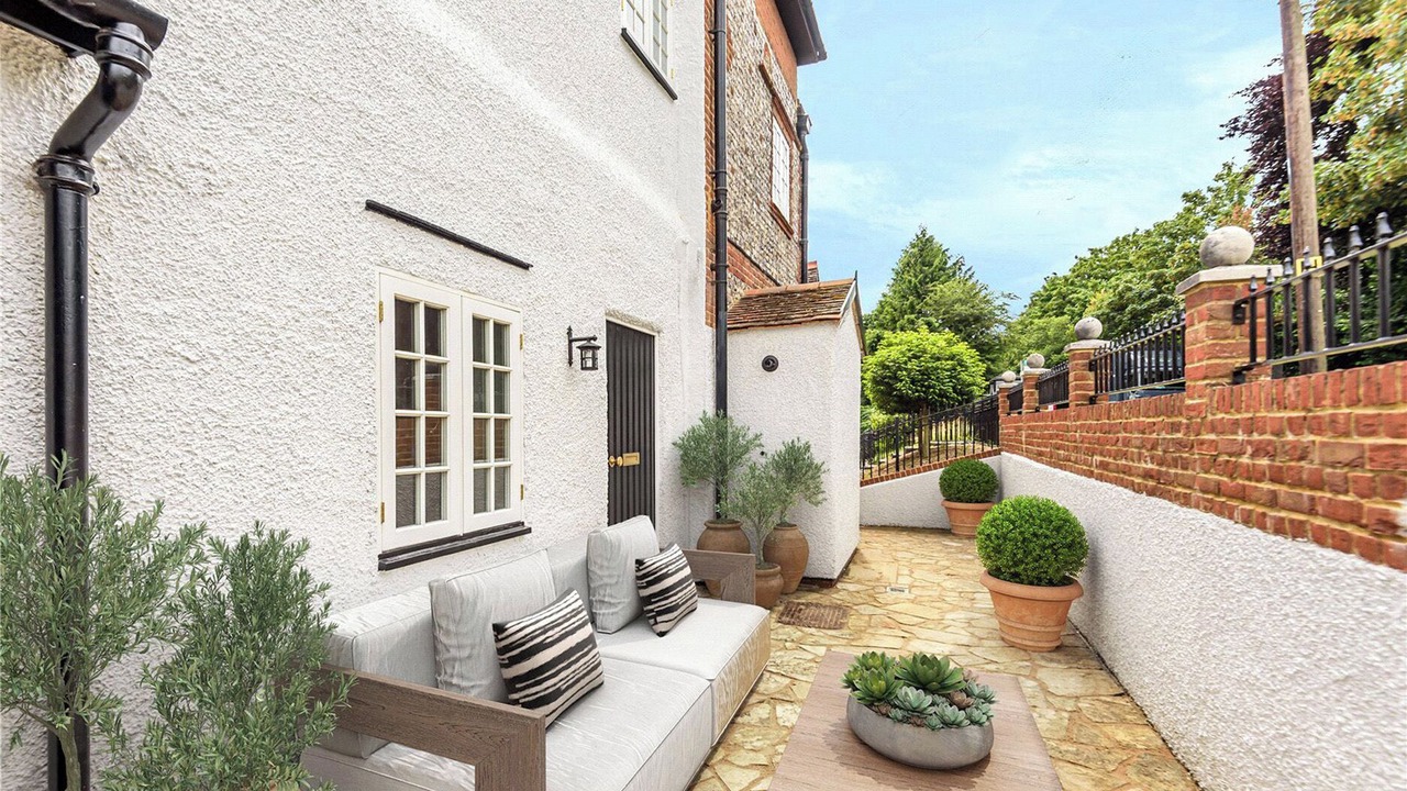 Photo of Patio Balcony in Marlow