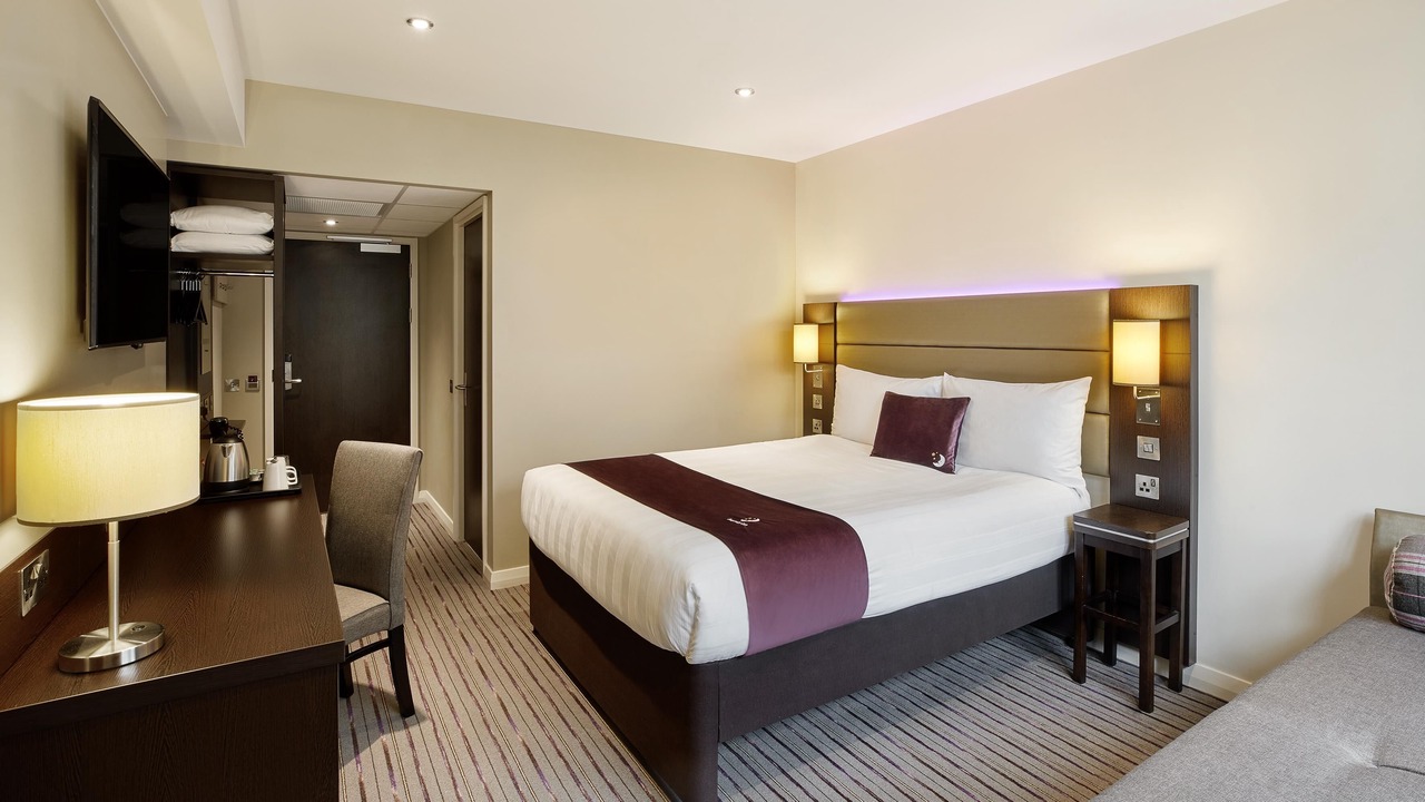 Photo of Bedroom in Airth