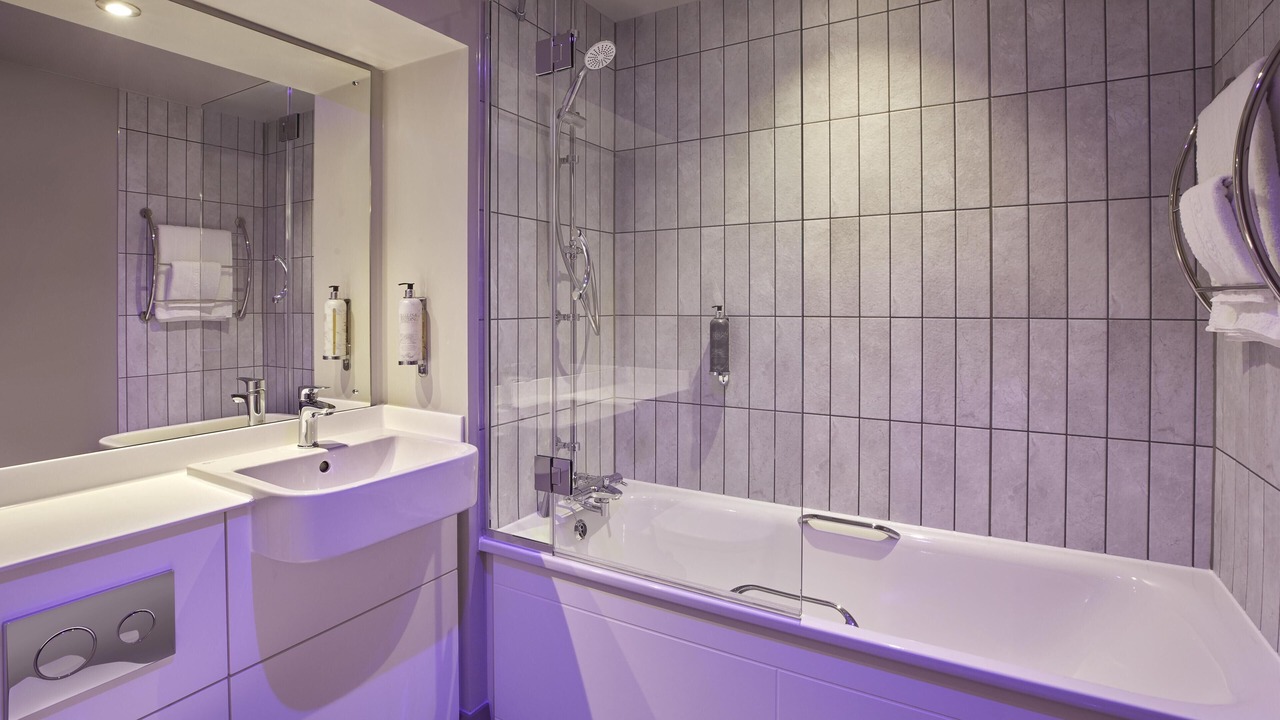 Photo of Bathroom in Paisley