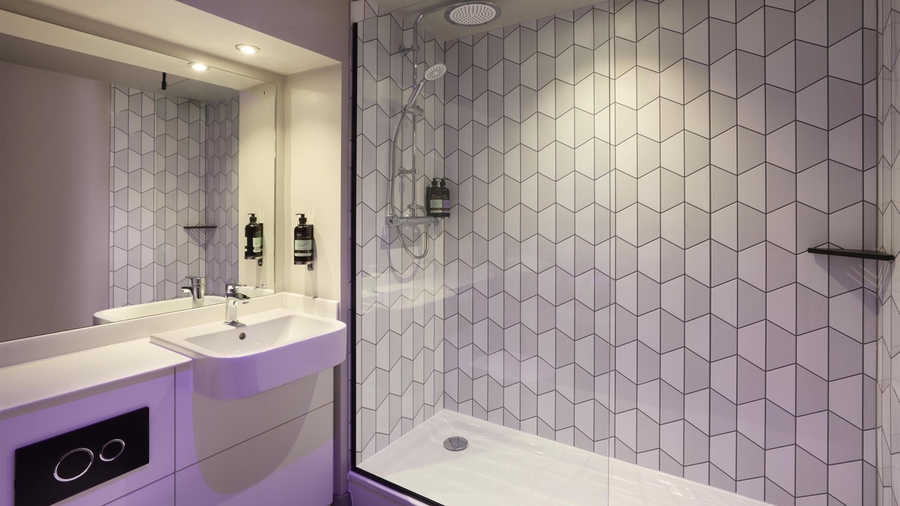 Photo of Bathroom in Paisley