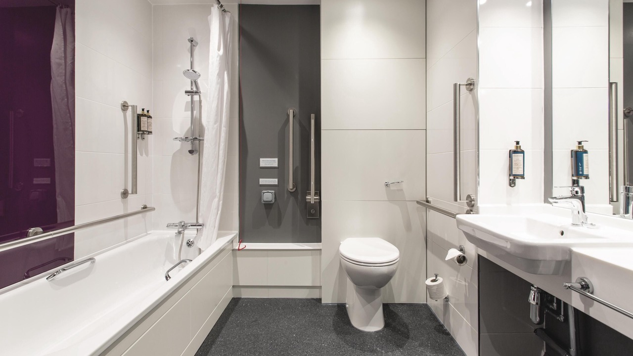 Photo of Bathroom in Paisley