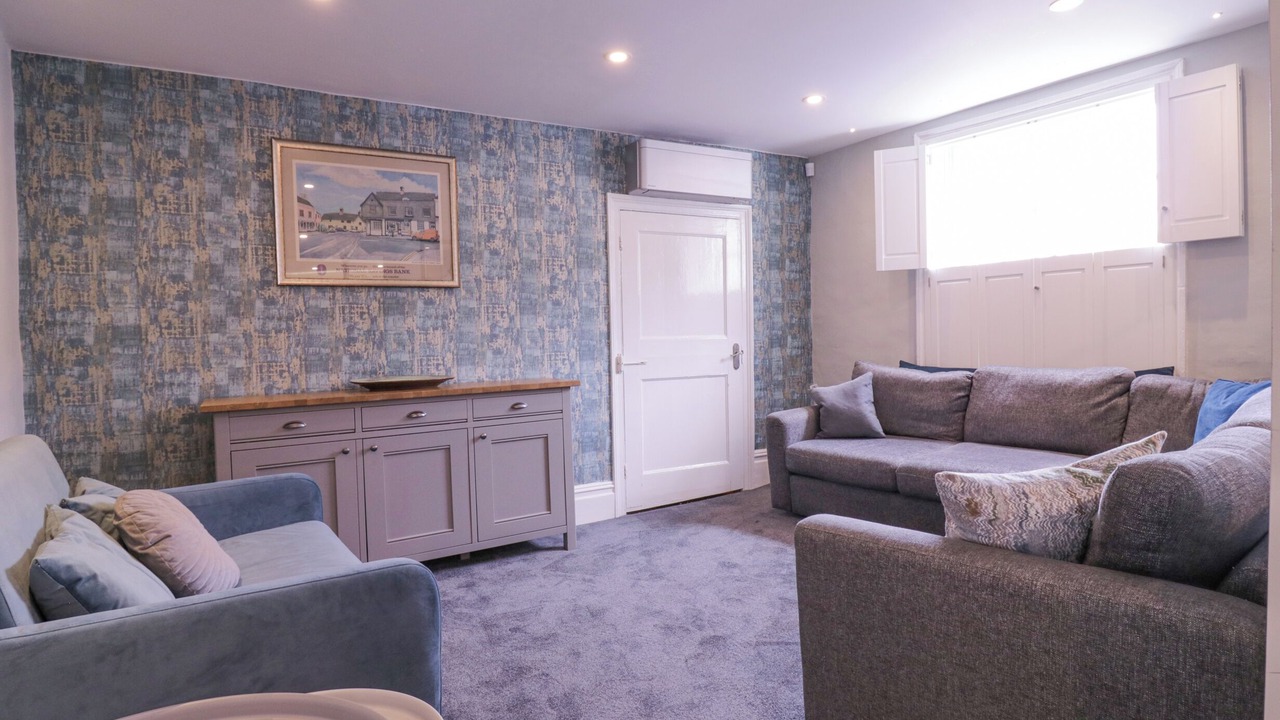 Photo of Livingroom in Clare