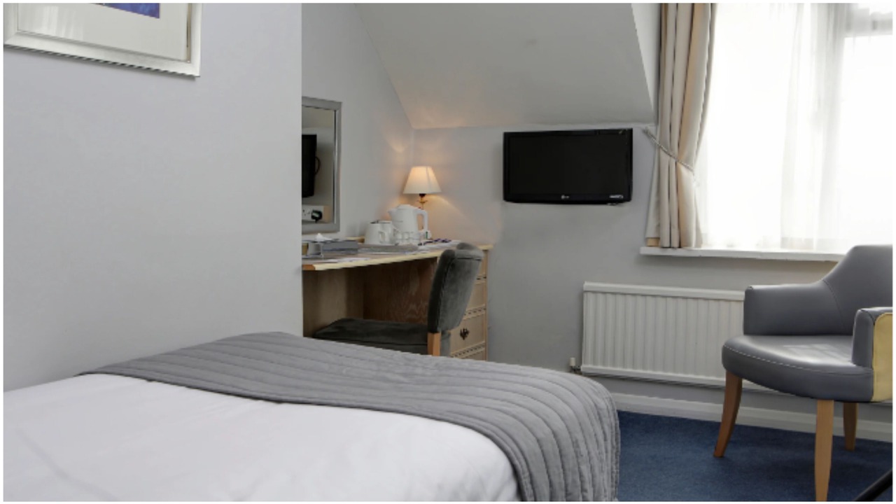 Photo of Bedroom in Calcot