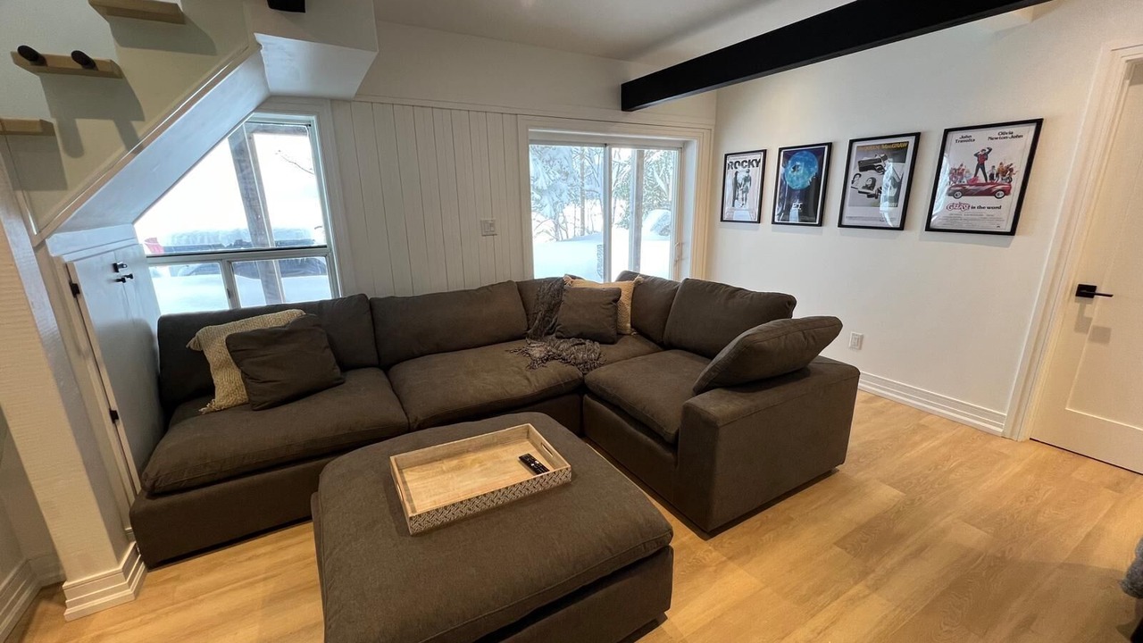 Photo of Livingroom in McMurrich/Monteith