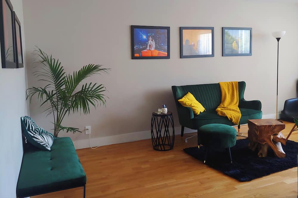 Photo of Livingroom in Victoria Village