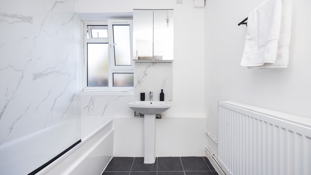Photo of Kitchen in Newham