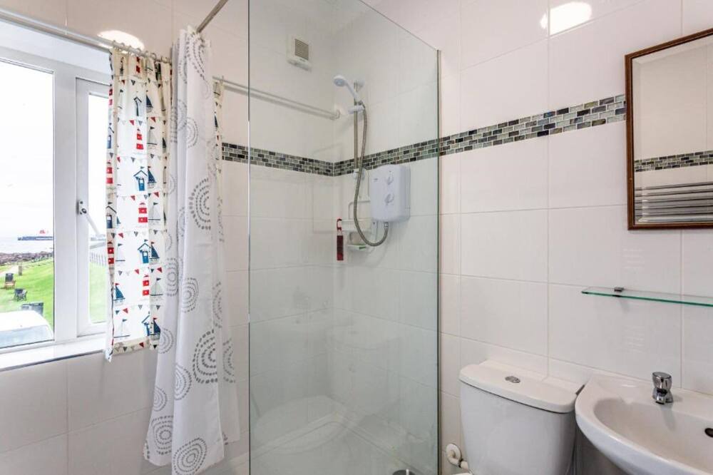 Photo of Bathroom in Brodick