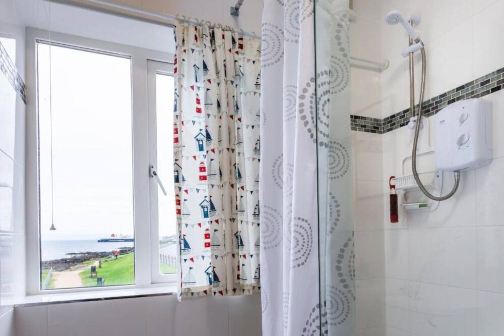 Photo of Bathroom in Brodick