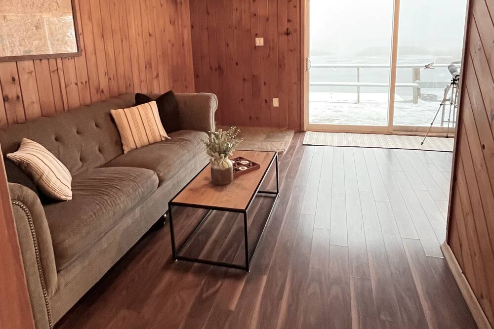 Photo of Livingroom in Omemee