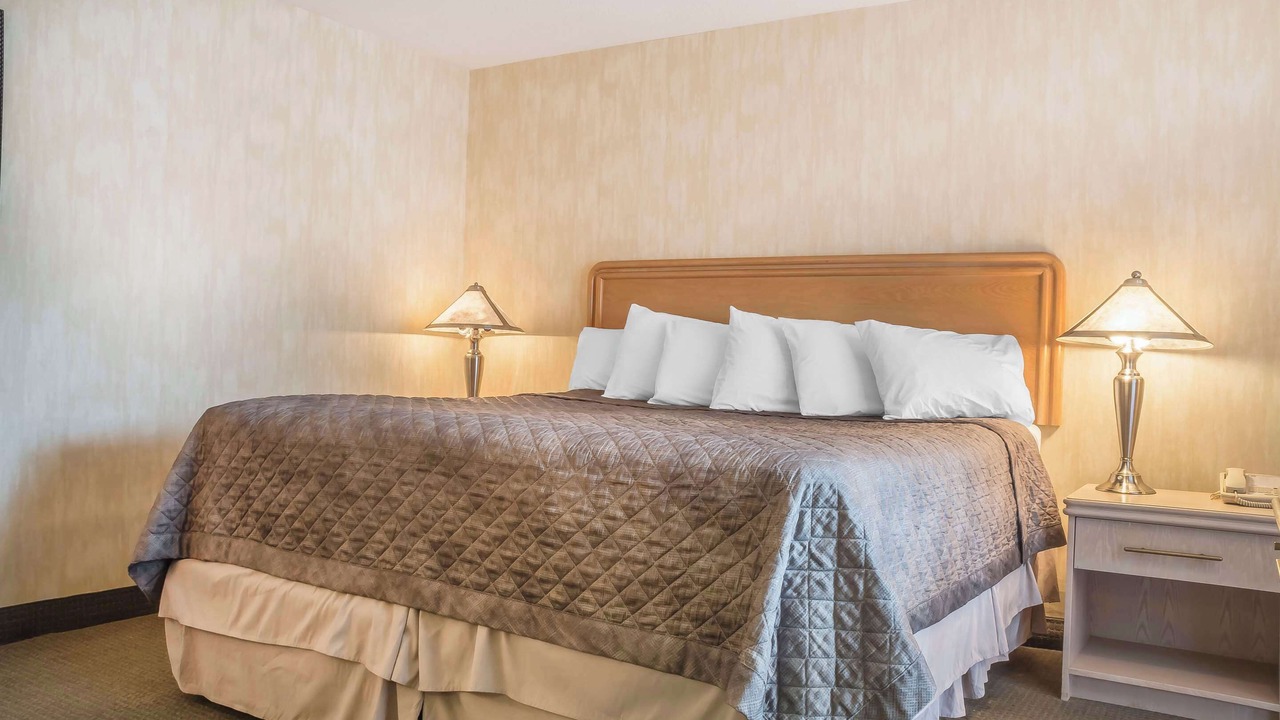 Photo of Bedroom in Fallsview