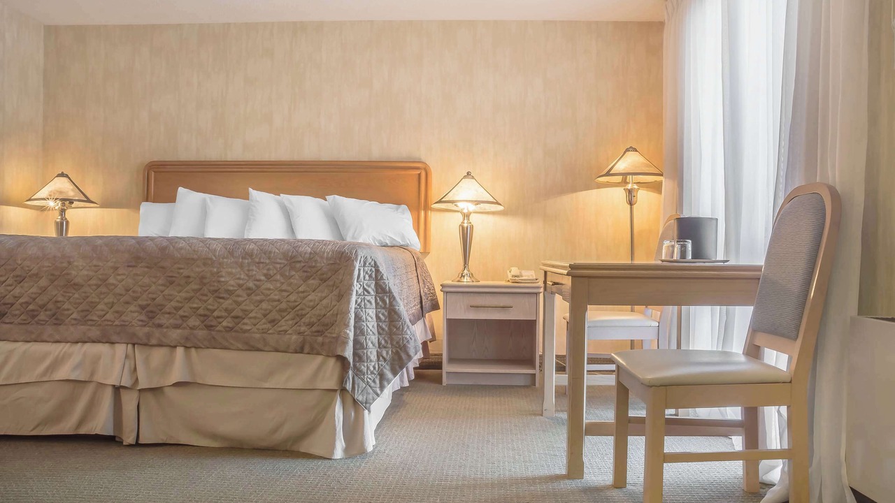 Photo of Bedroom in Fallsview