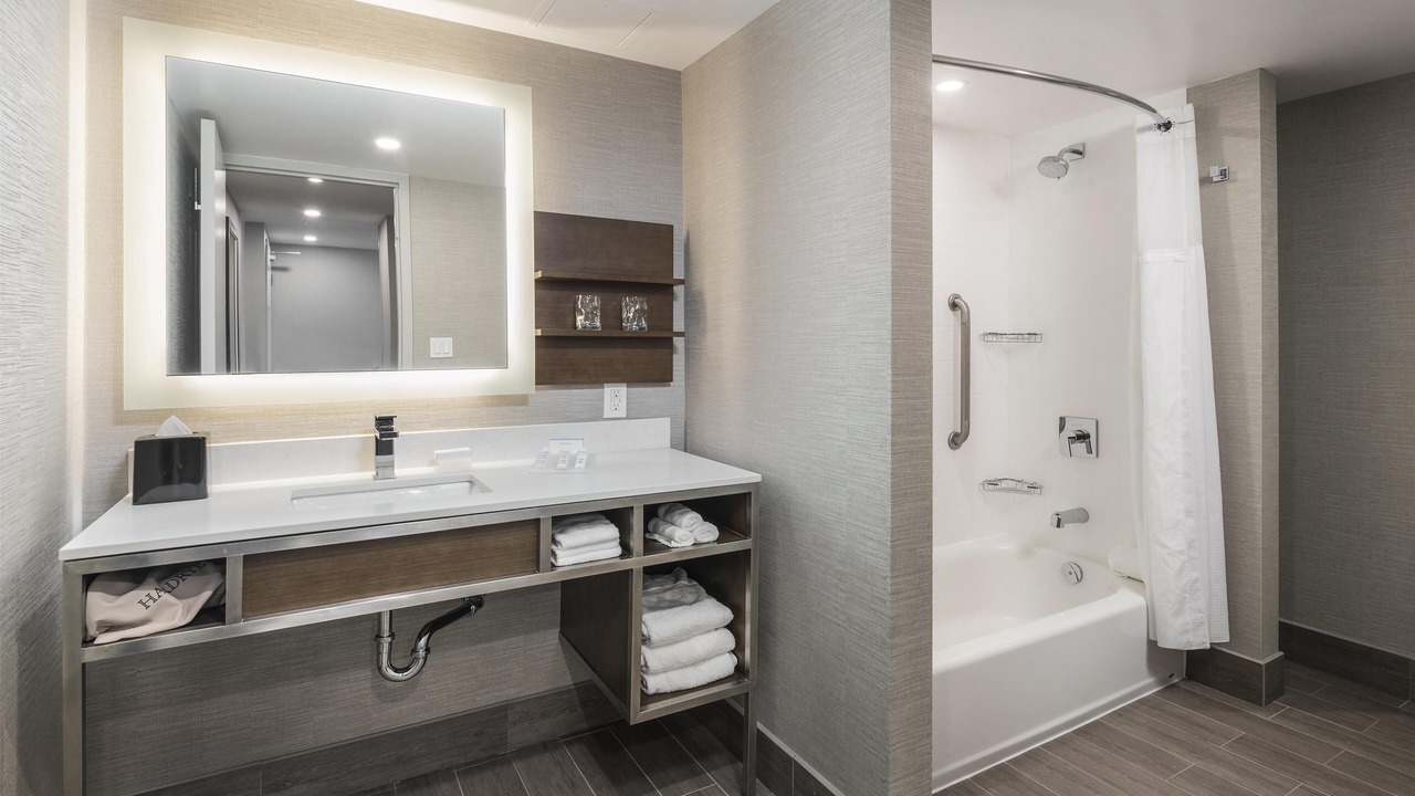 Photo of Bathroom in Byward Market - Parliament Hill