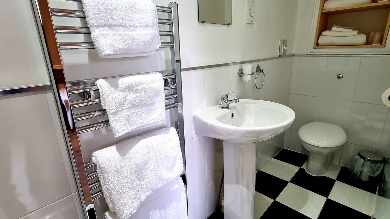 Photo of Bathroom in Paisley