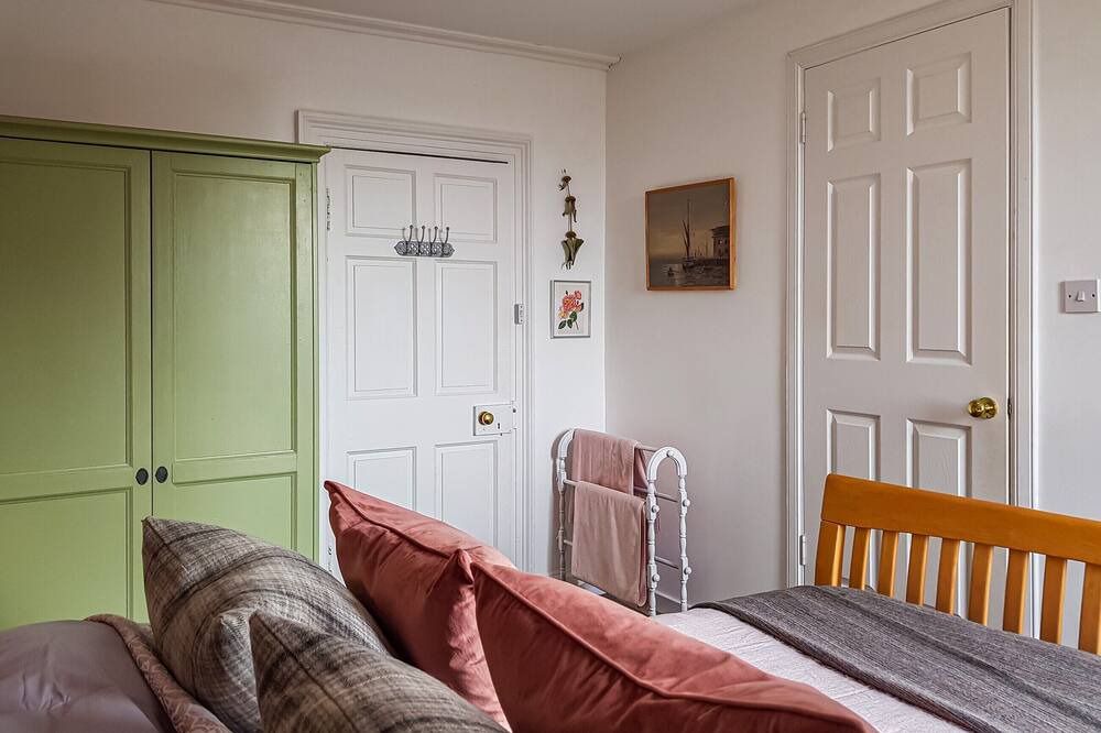 Photo of Bedroom in Tillicoultry
