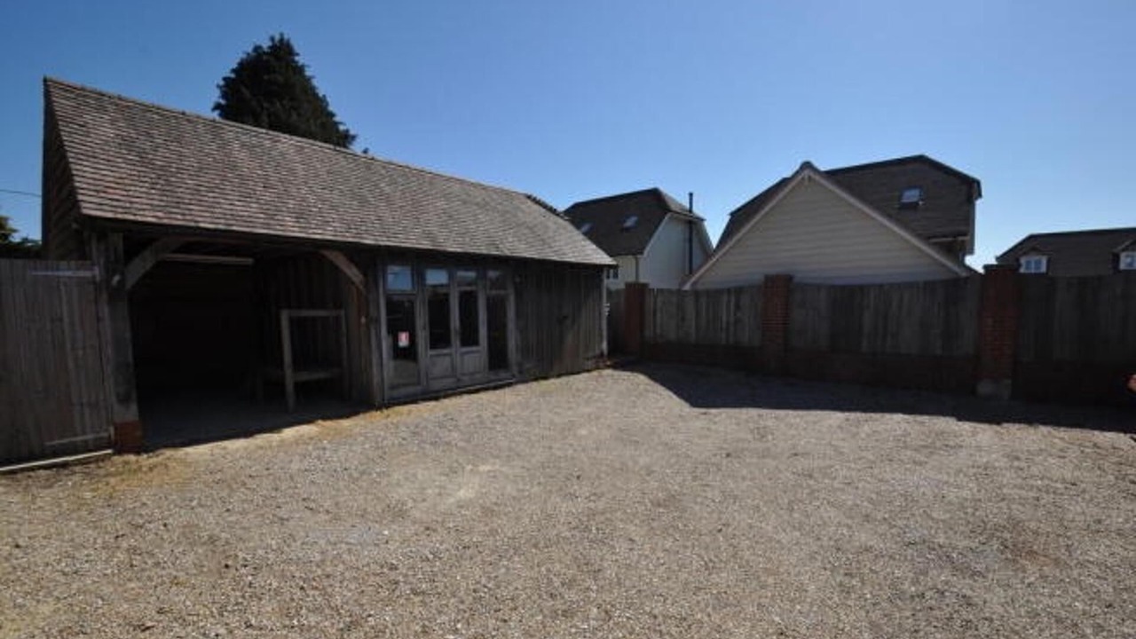 Photo of Outdoor in Willesborough