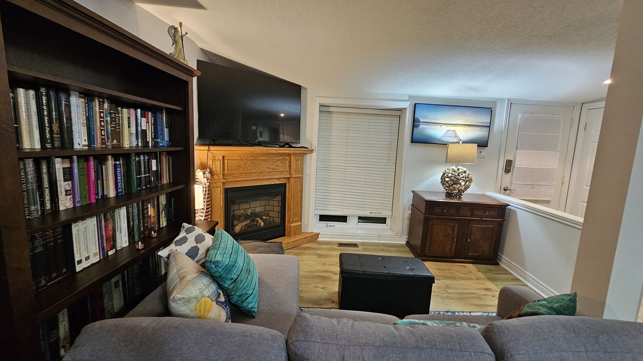 Photo of Livingroom in Central Elgin