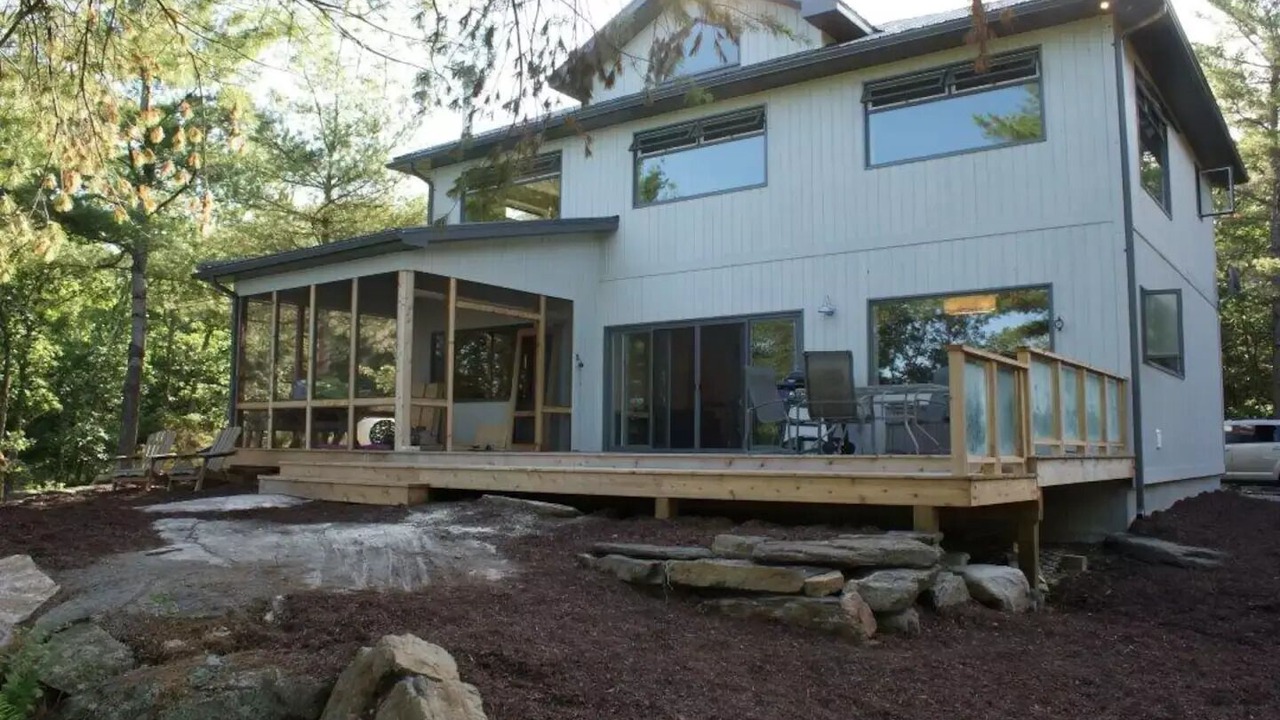 Photo of Bedroom in Burleigh Falls