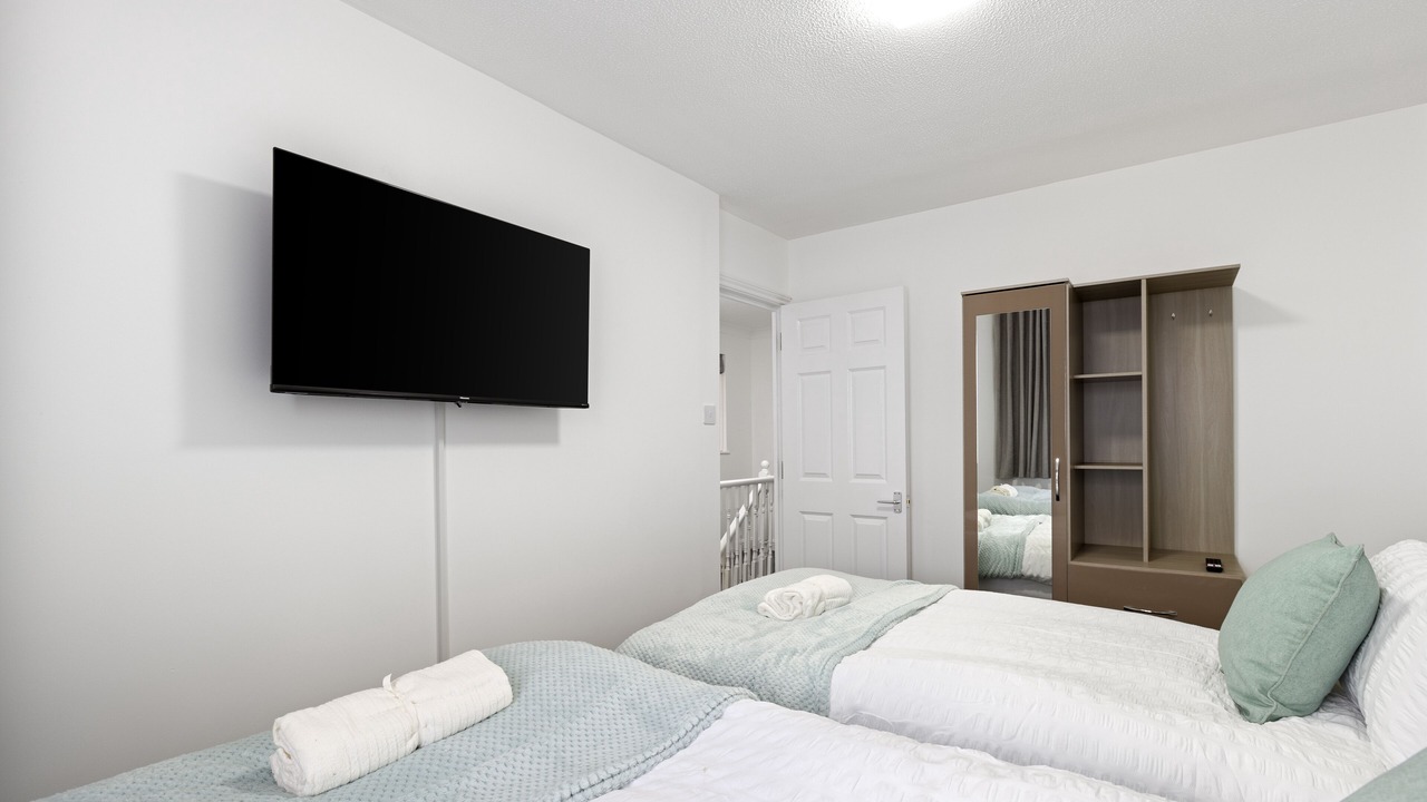 Photo of Bedroom in Hale