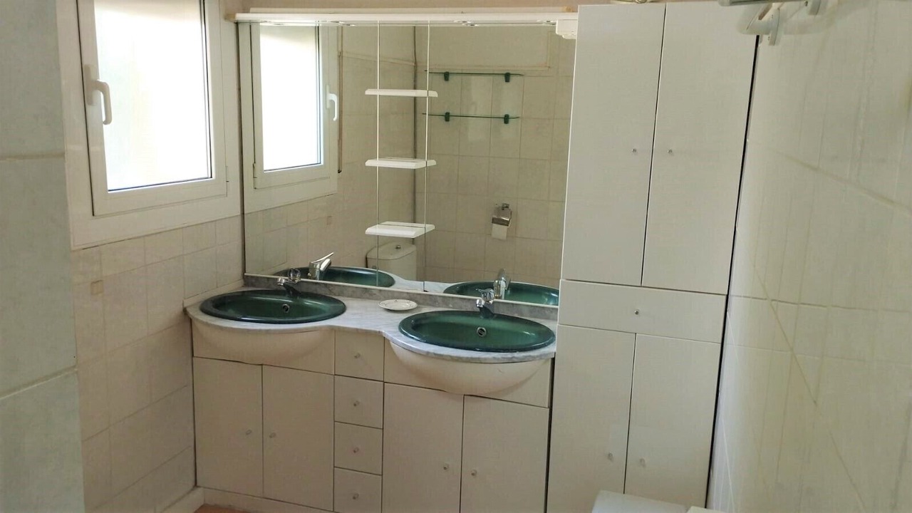 Photo of Bathroom in Roses Town Center