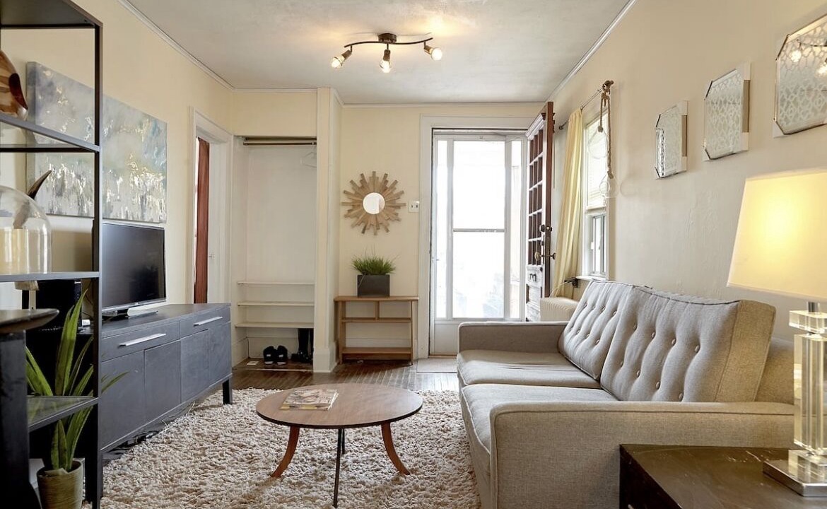 Photo of Livingroom in Leslieville
