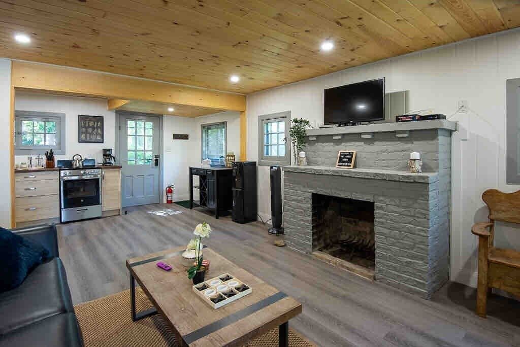 Photo of Livingroom in Fenelon Falls